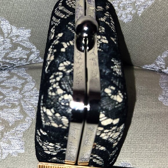 Evening Bag with Chain Strap - Black Lace over Cream Satin Hard Shell - NWOT - Picture 4 of 6